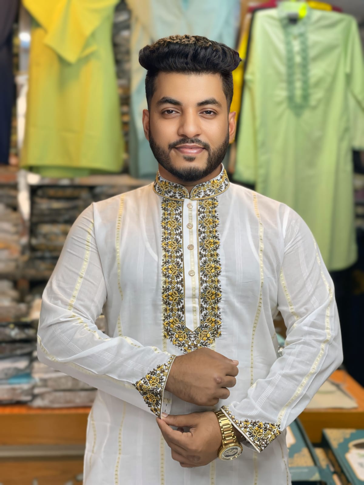 সাদা কালার পাঞ্জাবী। কোডঃ ১১১ সাদা কালার পাঞ্জাবী। কোডঃ ১১১